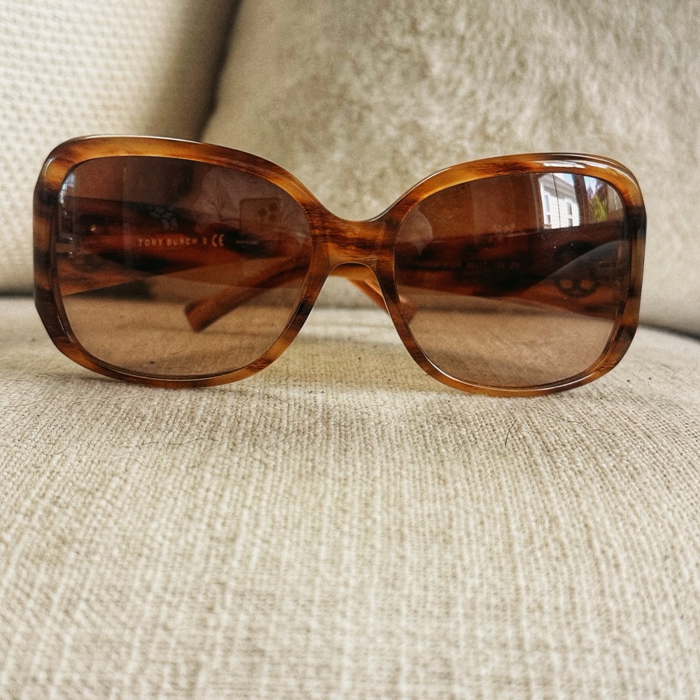 Tory Burch TY7004 Oversized Square Sunglasses – Brown Tortoise